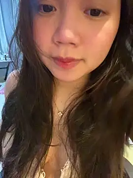 Snapshot of Hotellinh12 chatting on 01-07-26, 04:09 Hotellinh12 online show from 01-07-26, 04:09