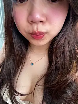 Snapshot of Hotellinh12 chatting on 02-08-26, 07:34 Hotellinh12 online show from 02-08-26, 07:34