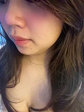 Snapshot of Hotellinh12 chatting on 02-12-26, 04:02 Hotellinh12 online show from 02-12-26, 04:02