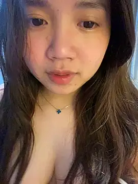 Snapshot of Hotellinh12 chatting on 02-27-26, 04:51 Hotellinh12 online show from 02-27-26, 04:51