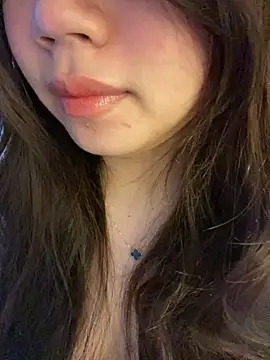 Snapshot of Hotellinh12 chatting on 03-14-26, 05:29 Hotellinh12 online show from 03-14-26, 05:29