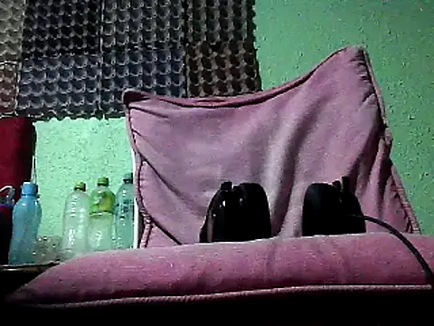 Snapshot of gxXxuesta chatting on 03-19-26, 04:27 gxXxuesta online show from 03-19-26, 04:27