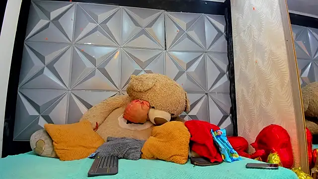 SofiAndNicol online show from 02-12-26, 10:54