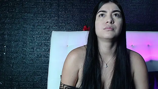 Snapshot of Sweet-Monica chatting on 07-14-26, 10:32 Sweet-Monica online show from 07-14-26, 10:32
