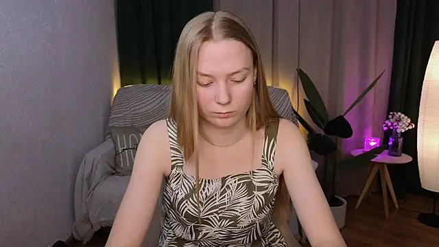 CarolynCohen   online show from 02-17-25, 02:20