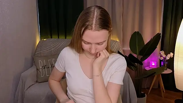 CarolynCohen   online show from 03-10-25, 05:00