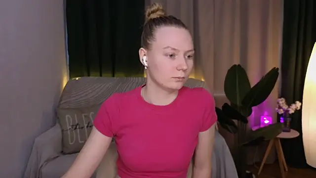 CarolynCohen   online show from 03-11-25, 05:05