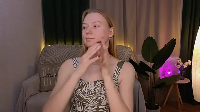 CarolynCohen   online show from 03-14-25, 05:16