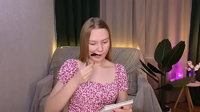 CarolynCohen   online show from 03-20-25, 05:13