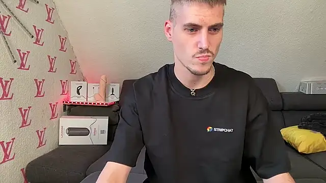 Cookieboy88 online show from 09-30-25, 04:01