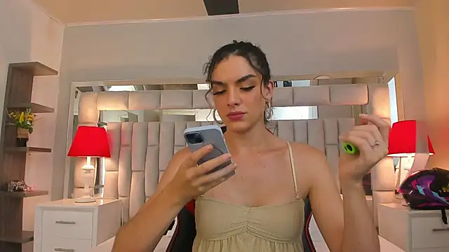 mariiahneedles online show from 10-31-25, 01:17