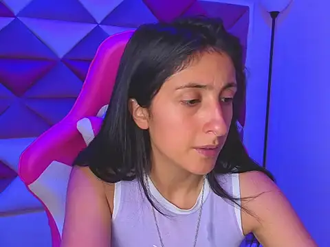 Snapshot of Cameron_cutte chatting on 11-05-25, 08:09 Cameron cutte online show from 11-05-25, 08:09