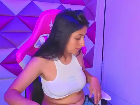 Snapshot of Cameron_cutte chatting on 11-14-25, 03:05 Cameron cutte online show from 11-14-25, 03:05