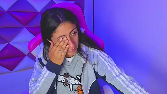 Snapshot of Cameron_cutte chatting on 11-16-25, 03:23 Cameron cutte online show from 11-16-25, 03:23