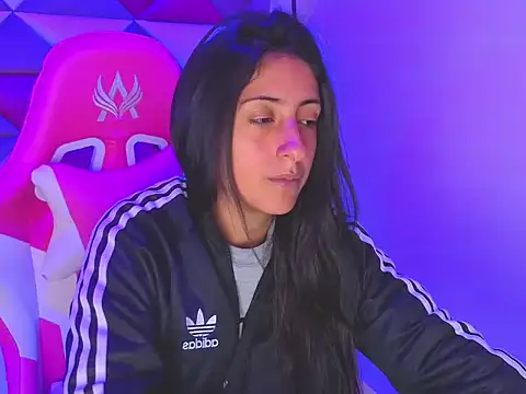 Snapshot of Cameron_cutte chatting on 12-02-25, 03:12 Cameron cutte online show from 12-02-25, 03:12