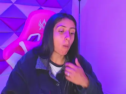 Snapshot of Cameron_cutte chatting on 12-05-25, 03:04 Cameron cutte online show from 12-05-25, 03:04