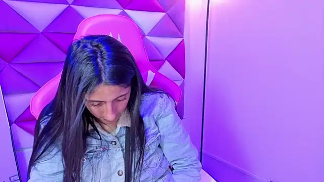 Snapshot of Cameron_cutte chatting on 02-13-26, 03:02 Cameron cutte online show from 02-13-26, 03:02