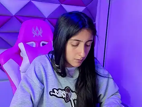 Snapshot of Cameron_cutte chatting on 02-18-26, 03:35 Cameron cutte online show from 02-18-26, 03:35