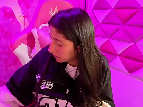 Snapshot of Cameron_cutte chatting on 02-22-26, 03:40 Cameron cutte online show from 02-22-26, 03:40