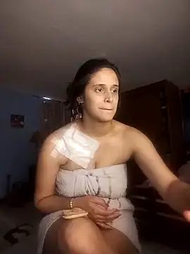 Snapshot of Catalinacandela chatting on 02-14-26, 06:48 Catalinacandela online show from 02-14-26, 06:48