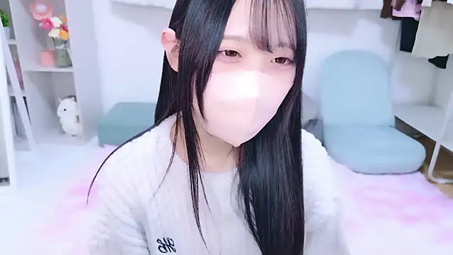 Snapshot of Suzu_ch_xx chatting on 11-13-25, 01:10 Suzu ch xx online show from 11-13-25, 01:10