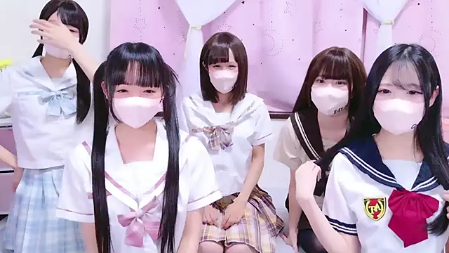 Snapshot of Suzu_ch_xx chatting on 11-23-25, 01:22 Suzu ch xx online show from 11-23-25, 01:22