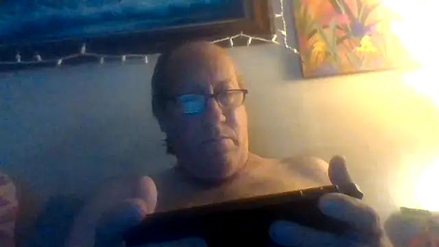 Snapshot of hornyrich69 chatting on 01-10-25, 06:53 hornyrich69 online show from 01-10-25, 06:53