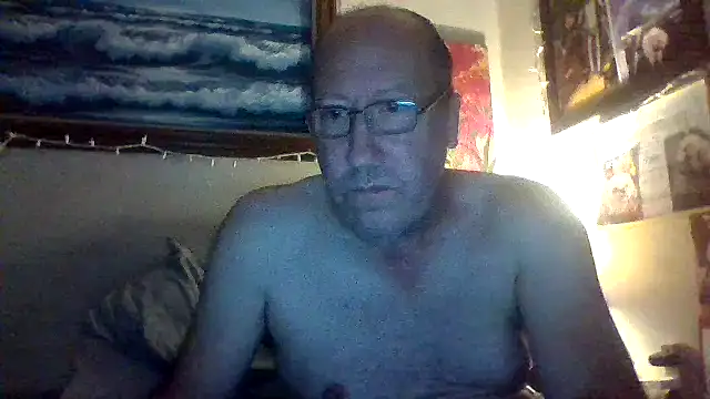 Snapshot of hornyrich69 chatting on 01-15-26, 09:03 hornyrich69 online show from 01-15-26, 09:03
