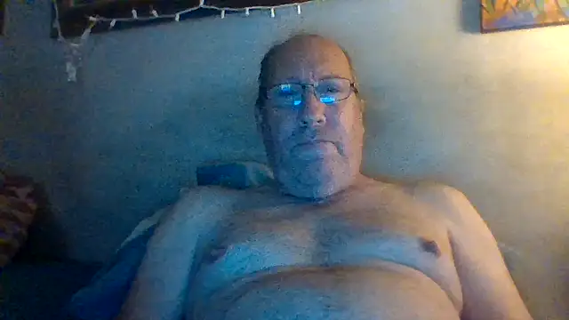 Snapshot of hornyrich69 chatting on 01-17-26, 05:01 hornyrich69 online show from 01-17-26, 05:01