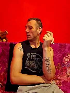 Snapshot of Aian09 chatting on 02-04-25, 10:55 Aian09 online show from 02-04-25, 10:55