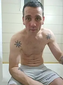 Snapshot of Aian09 chatting on 03-12-25, 12:53 Aian09 online show from 03-12-25, 12:53