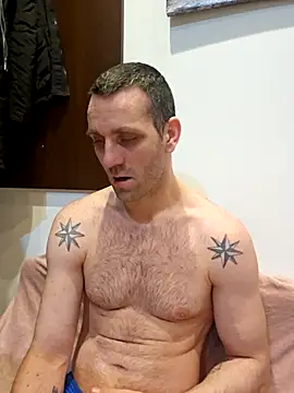 Snapshot of Aian09 chatting on 03-14-25, 09:43 Aian09 online show from 03-14-25, 09:43