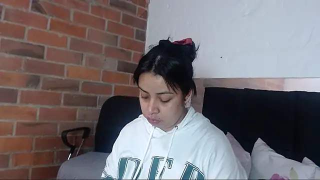 salome  hills1 online show from 02-07-25, 05:29