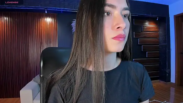Emmaa Robertss online show from 10-16-25, 01:34