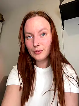 EmmaWarren online show from 10-24-25, 05:42