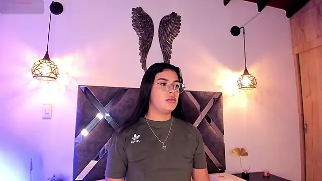 Snapshot of Bianca_zaens2 chatting on 09-15-25, 12:05 Bianca zaens2 online show from 09-15-25, 12:05