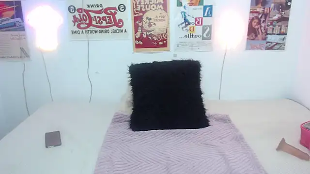 Snapshot of ari_rossee chatting on 02-09-25, 08:56 ari rossee online show from 02-09-25, 08:56