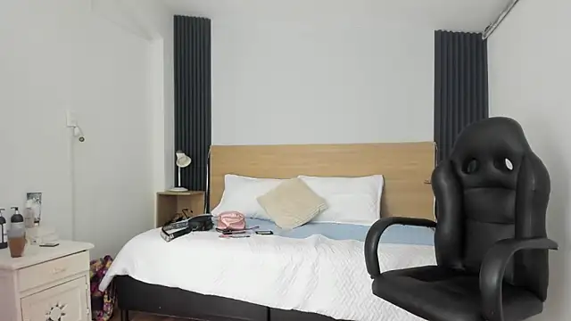 Chiqui milk  online show from 11-15-25, 08:05