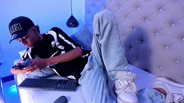 Snapshot of dikey_62 chatting on 12-12-24, 09:26 dikey 62 online show from 12-12-24, 09:26