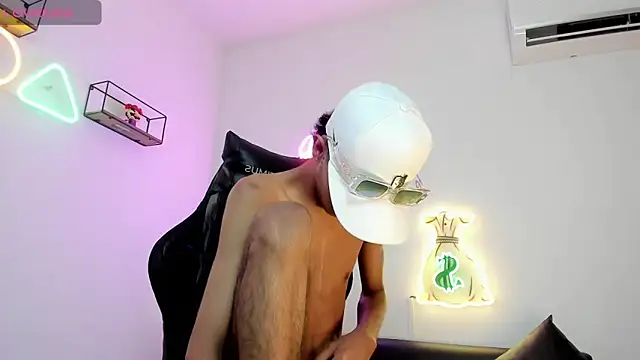 Snapshot of dikey_62 chatting on 01-31-25, 12:17 dikey 62 online show from 01-31-25, 12:17