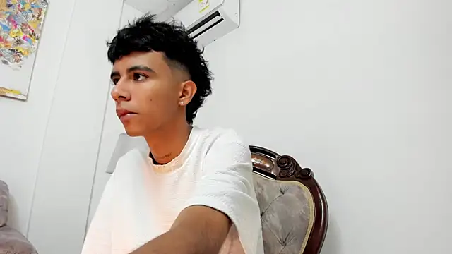 Snapshot of dikey_62 chatting on 02-08-25, 07:59 dikey 62 online show from 02-08-25, 07:59