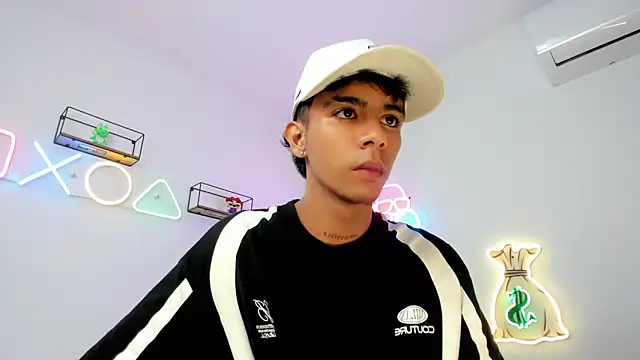 Snapshot of dikey_62 chatting on 03-11-25, 05:38 dikey 62 online show from 03-11-25, 05:38