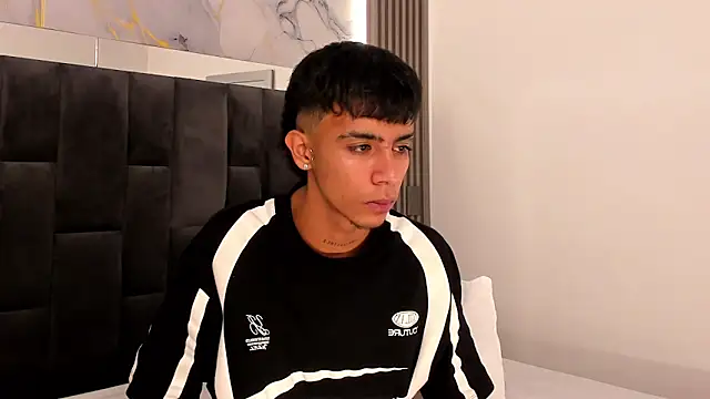 Snapshot of dikey_62 chatting on 03-15-25, 11:39 dikey 62 online show from 03-15-25, 11:39