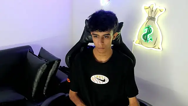 Snapshot of dikey_62 chatting on 10-02-25, 11:23 dikey 62 online show from 10-02-25, 11:23