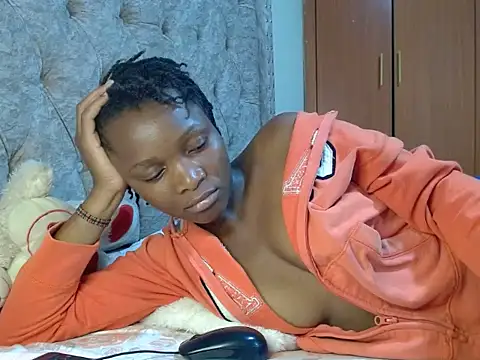 Snapshot of Naughty_Girl17 chatting on 02-25-25, 11:22 Naughty Girl17 online show from 02-25-25, 11:22