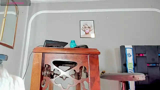 Snapshot of Jimena_Grey chatting on 05-30-26, 08:17 Jimena Grey online show from 05-30-26, 08:17
