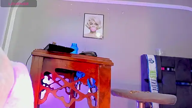 Snapshot of Jimena_Grey chatting on 06-03-26, 12:46 Jimena Grey online show from 06-03-26, 12:46