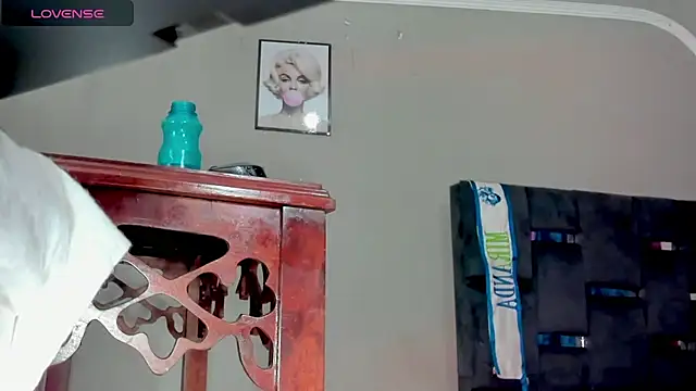 Snapshot of Jimena_Grey chatting on 06-13-26, 02:31 Jimena Grey online show from 06-13-26, 02:31