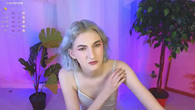 Snapshot of Mia_Cheers chatting on 12-14-24, 05:25 Mia Cheers online show from 12-14-24, 05:25