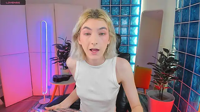 Snapshot of Mia_Cheers chatting on 01-29-25, 01:49 Mia Cheers online show from 01-29-25, 01:49